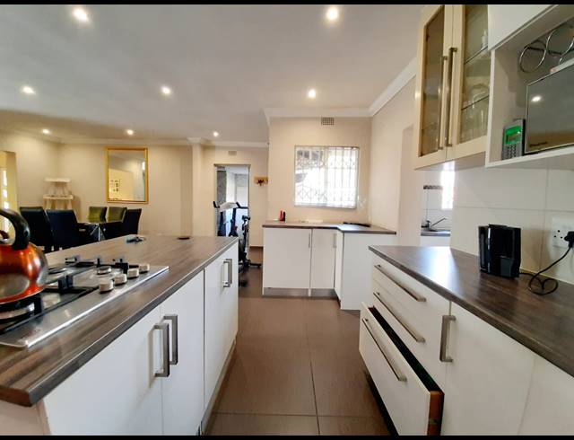 5 BEDROOM HOUSE TO LET IN VAALPARK
